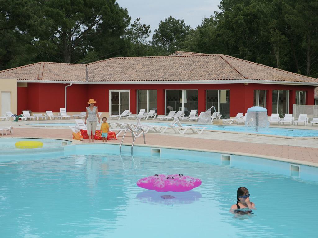 Residence Nemea Les Rives De Saint Brice Ares Kültér fotó