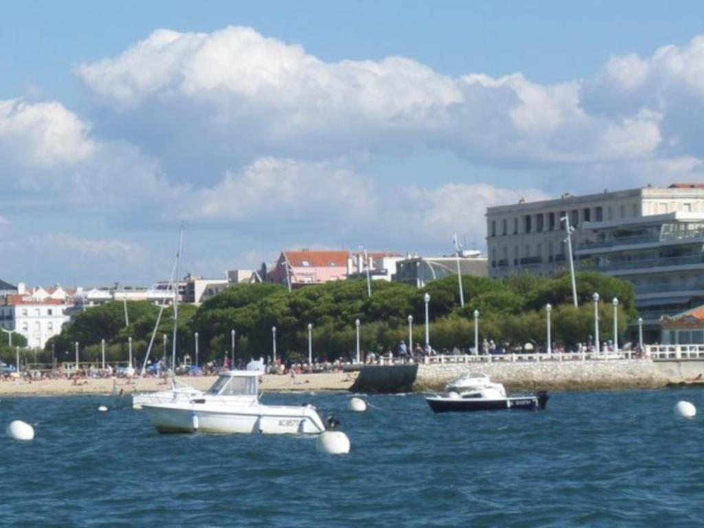 Residence Nemea Les Rives De Saint Brice Ares Kültér fotó