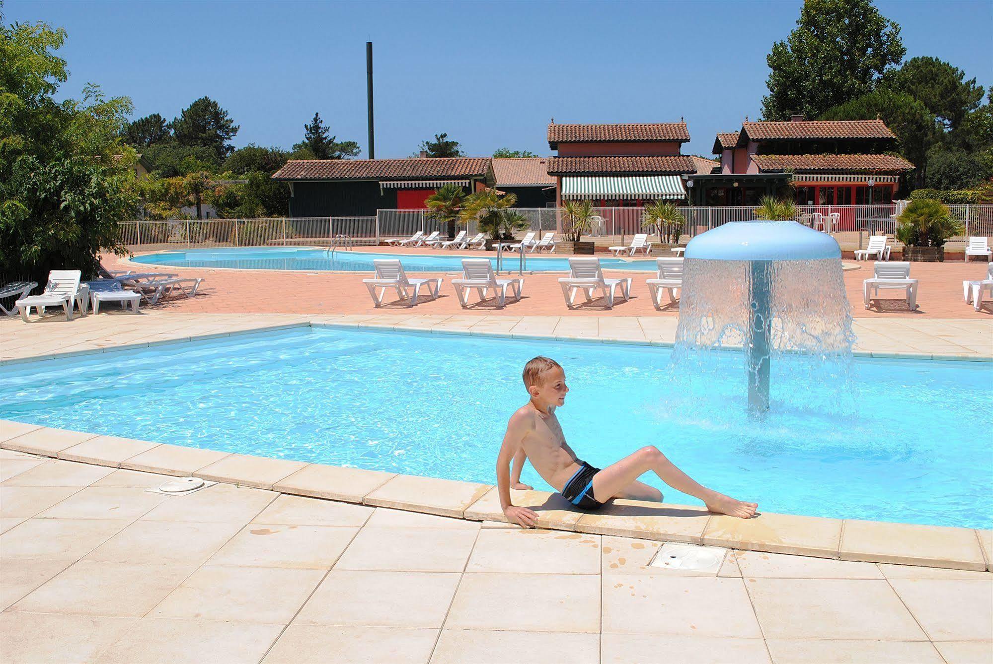 Residence Nemea Les Rives De Saint Brice Ares Kültér fotó